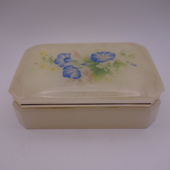 Genuine Alabaster Hand Carved Made in Italy Flower Pattern Box with Hinge - Picture 1 of 12